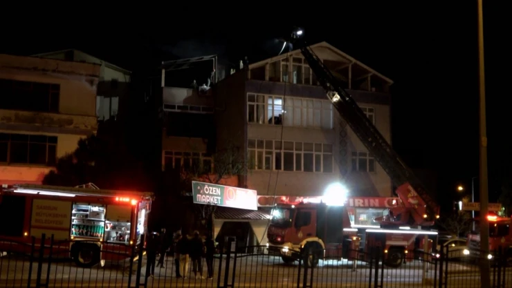 Fırının bacasından yangın korkuttu