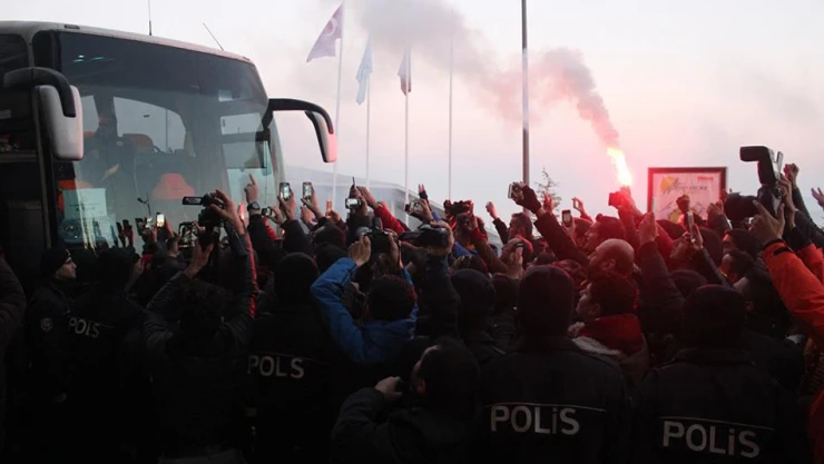 Galatasaray'a coşkulu karşılama