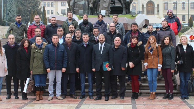Gazetecilerden, güzel günler umuduyla kutlama