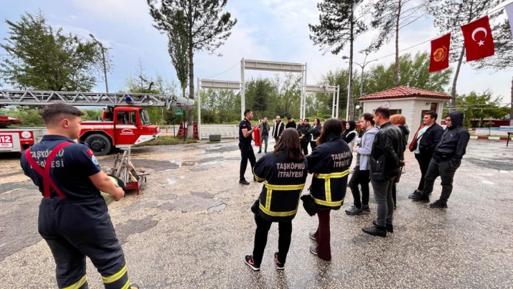 Geleceğin Mühendislerinden Taşköprü İtfaiyesi'ne Ziyaret