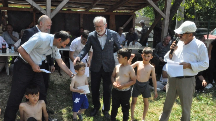 Geleneksel Hacet Bayramı'na yoğun ilgi