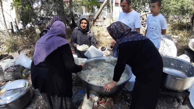 Mudurnu'da Geleneksel Hacet Bayramı Coşkusu
