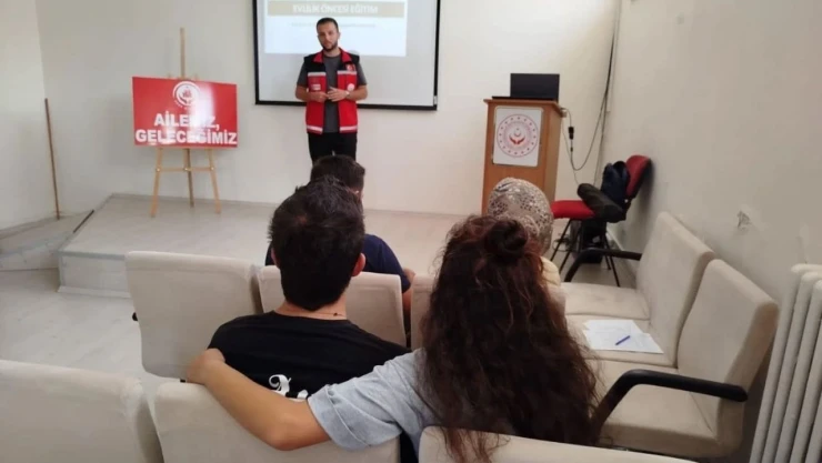 Genç Çiftlere Aile Ve Evlilik Eğitimi