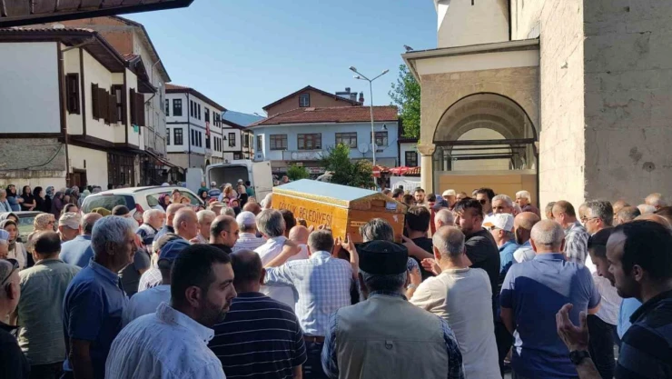 Genç Öğretmen Memleketi Safranbolu'da Toprağa Verildi