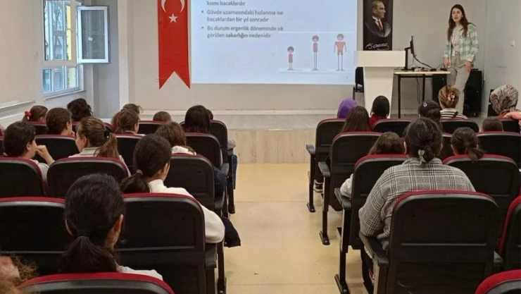 Gençlere Ergen Sağlığı Eğitim Verildi