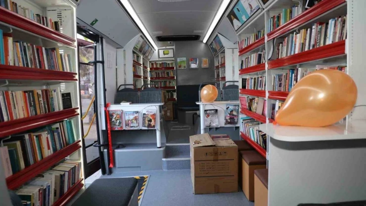 Gezici Kütüphane Törenle Açıldı