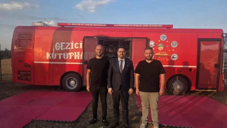 Gezici Kütüphane Vatandaşlara Unutulmaz Anlar Yaşatacak