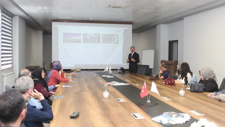 Girişimcilere E-Ticaret Ve E-İhracat Fırsatları Anlatıldı