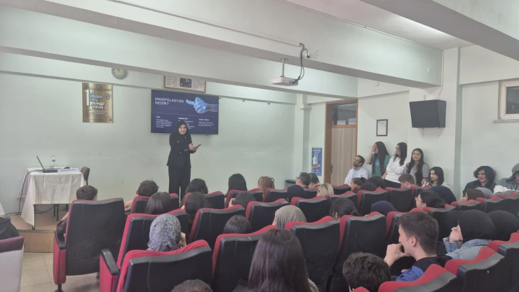 Göl'de Konferans Etkinliği Yapıldı