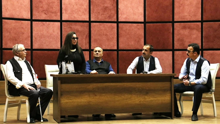 Görme Engeliler, Buz Dağı'nı sahneledi