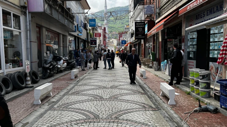 Güvenliğin Sağlanması İçin Çiçek Saksıları Konumlandırıldı