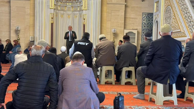 Hacı Adaylarına Eğitim Semineri Verildi