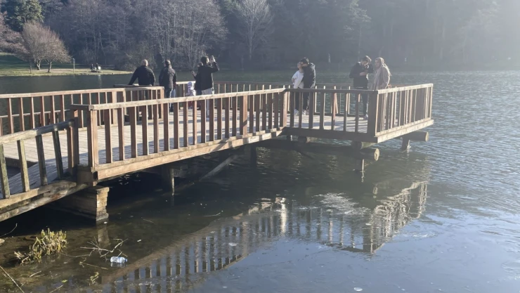 Hafta Sonunu Fırsat Bilenler Gölcük Tabiat Parkı'nda Yoğunluk Oluşturdu