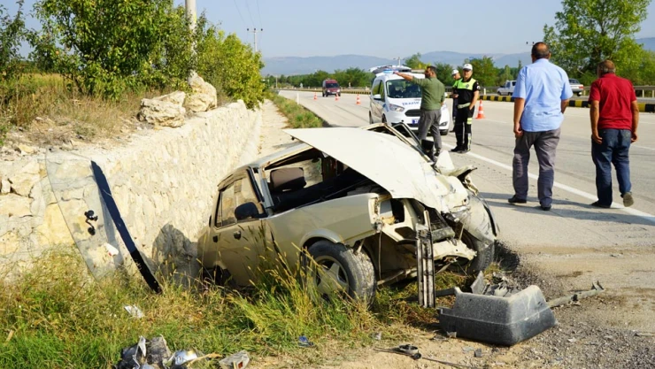 Hastaneye giderken kazada yaralandılar