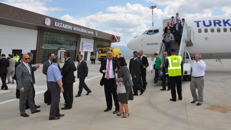 Havalimanı, bir ayda 10 bin yolcuya hizmet verdi