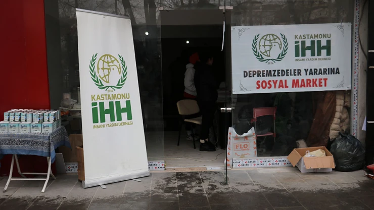 İHH depremzedelere sosyal market açtı