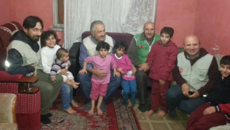 İHH kışlık yardımlarına başladı