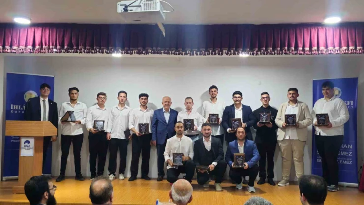 Kastamonu'da Mezuniyet Sevinci