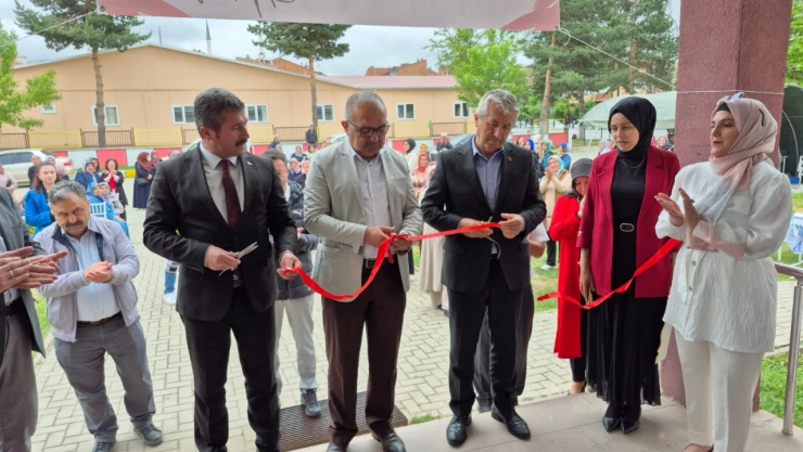 İhsangazi Halk Eğitim Merkezi Yıl Sonu Sergisi Açıldı