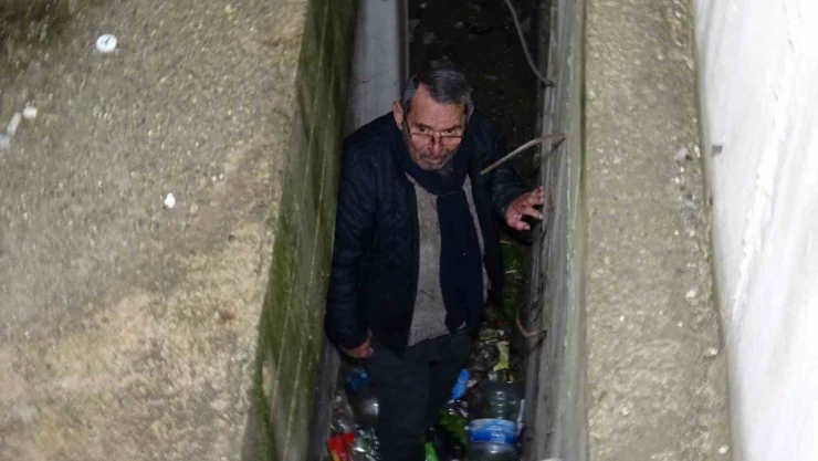 İki Duvar Arasına Sıkışan Yaşlı Adam Kurtarıldı