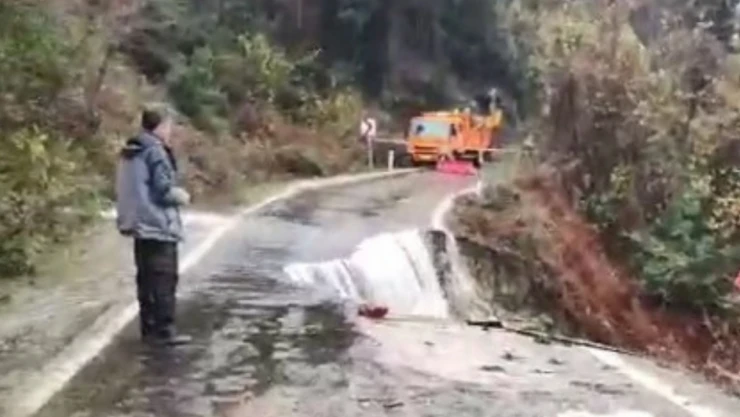 İki İlçenin Bağlantısı Kesildi