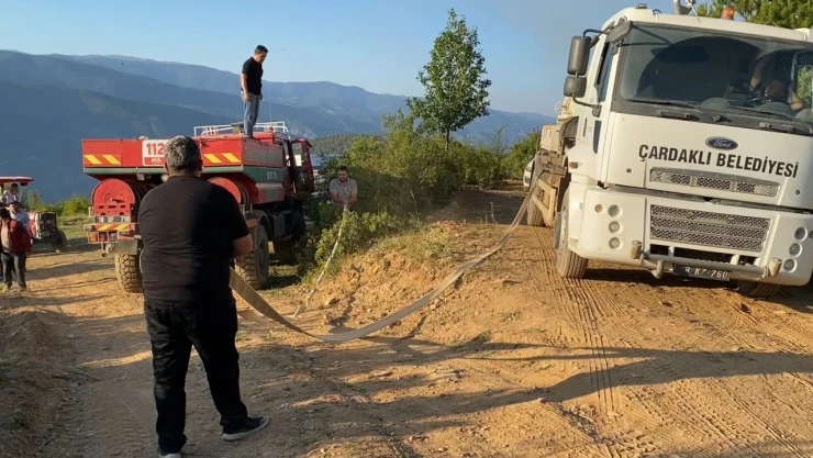 Yangına Ekiplerin Müdahalesi Sürüyor