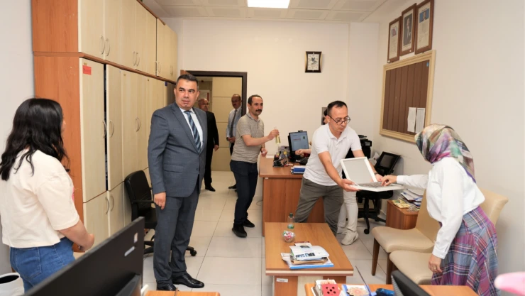 İl Milli Eğitim Müdürü Gümüş Personelle Bayramlaştı