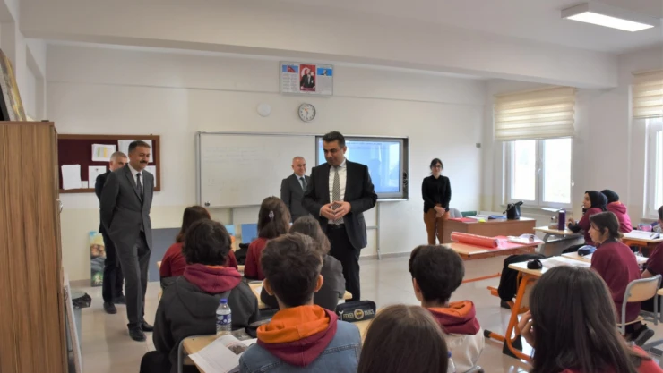 İl Milli Eğitim Müdürü Gümüş: 'Yetenekli insanın önemini gösteriyorsunuz'