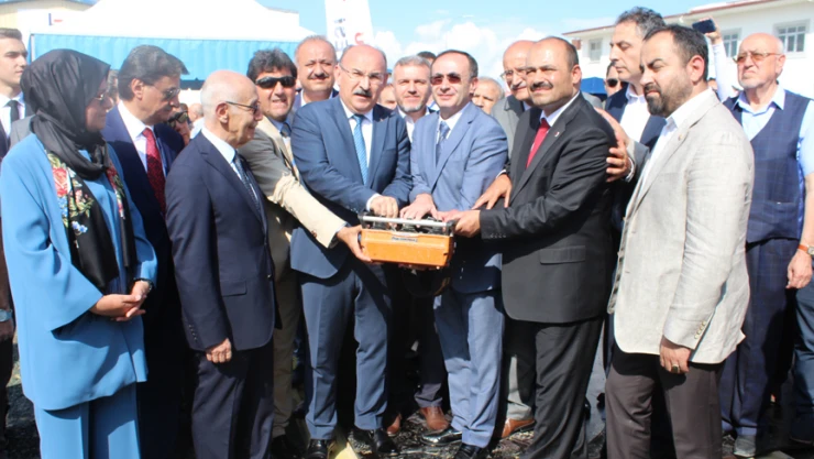 İlahiyat Fakültesi'nin temeli atıldı