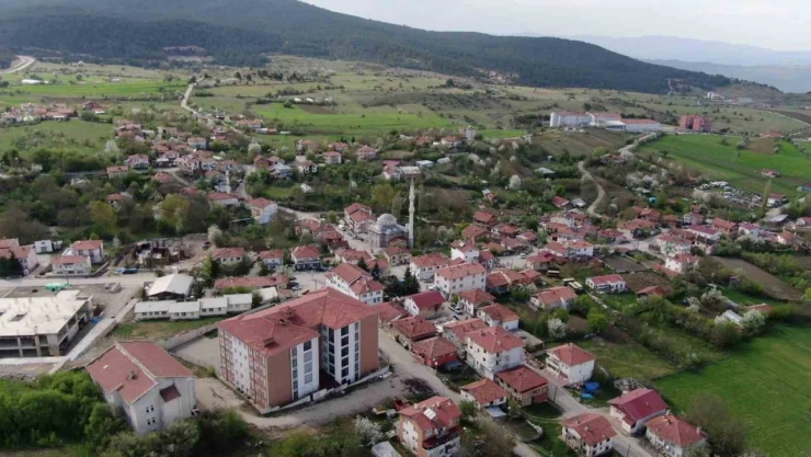 O İlçenin Eczane ve Akaryakıt İstasyonu Eksikliği Giderilecek