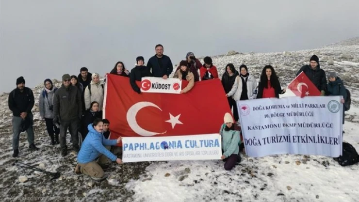 Ilgaz Dağı'nın Zirvesine Cumhuriyet Yürüyüşü