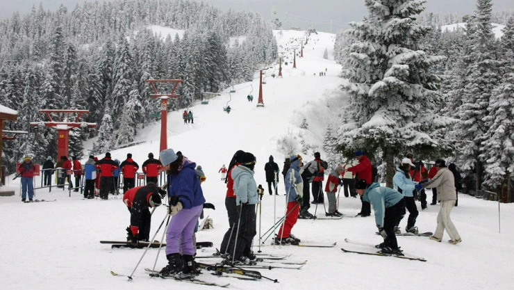 Ilgaz'da kar kalınlığı 2 metreyi buldu