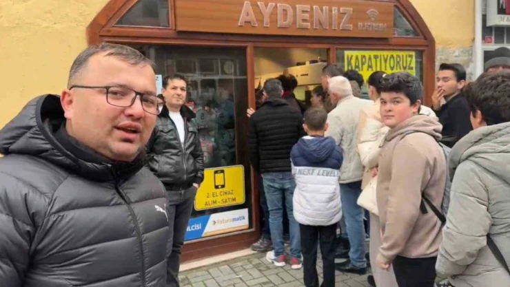 İndirimi Duyan Mağazaya Akın Etti