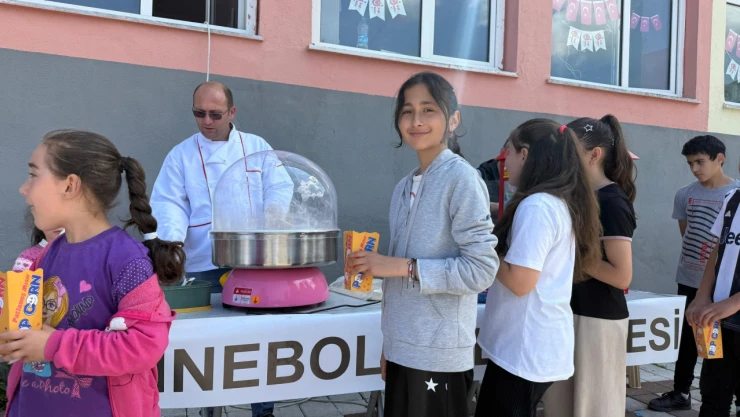 İnebolu'da Çocuklar 'Bi Pamuk Şeker Tadında' Etkinlikle Buluştu