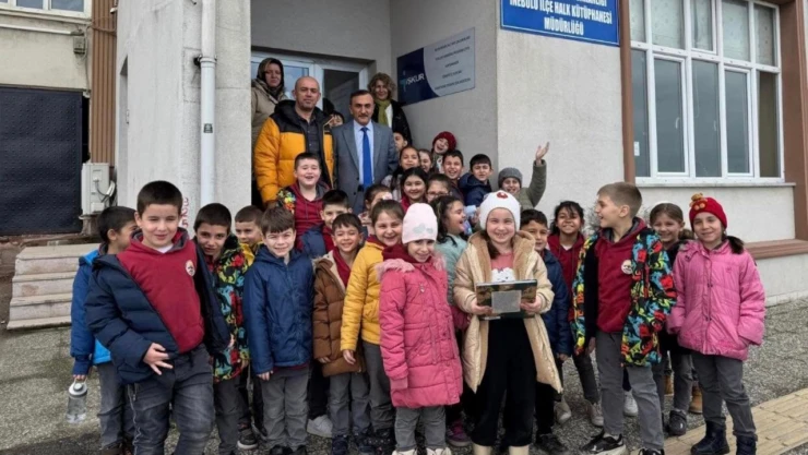 İnebolu'da Öğrencilerden Kütüphane Ziyareti