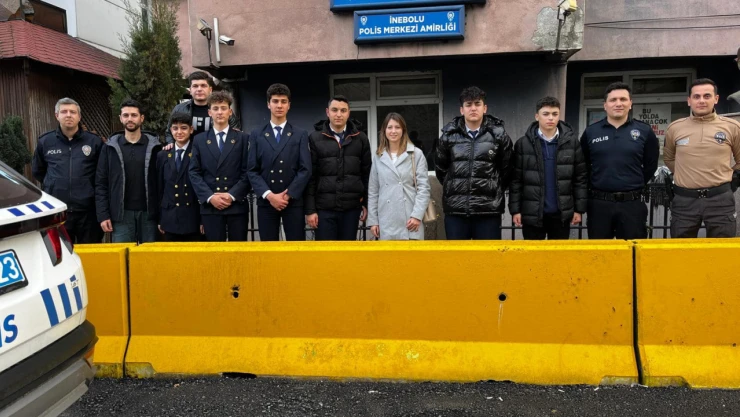 İnebolu'da Öğrencilere Emniyet Müdürlüğü Tanıtıldı