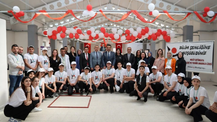 İnebolu'da TÜBİTAK 4006 Bilim Fuarı düzenlendi