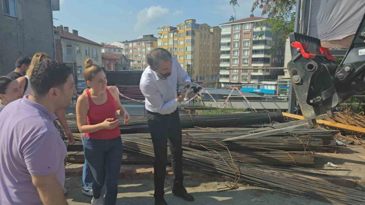 Kediyi Kurtarmak İçin Zamanla Yarıştılar