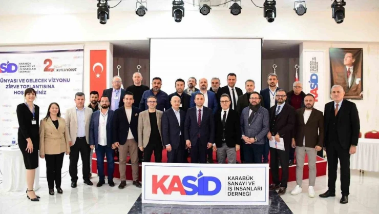 İş Dünyası Ve Gelecek Vizyonu Zirvesi Programı Sona Erdi