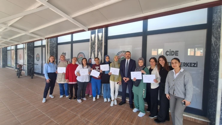 İş Kulübü Eğitimleri Sürüyor