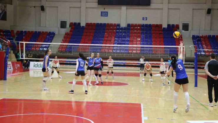 İşitme Engelliler Voleybol Türkiye Şampiyonası, Karabük'te Başladı