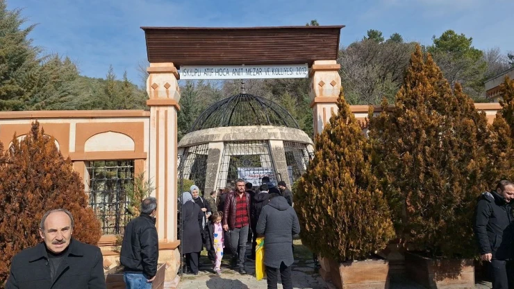 İskilipli Atıf Hoca Mezarı Başında Anıldı