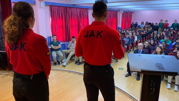 JAK'tan Deprem Farkındalık Eğitimi