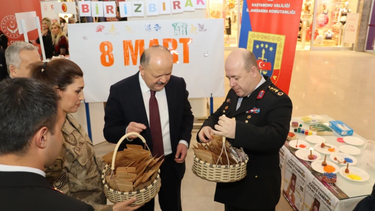 Jandarma Kadınlar Günü'nü Kutladı