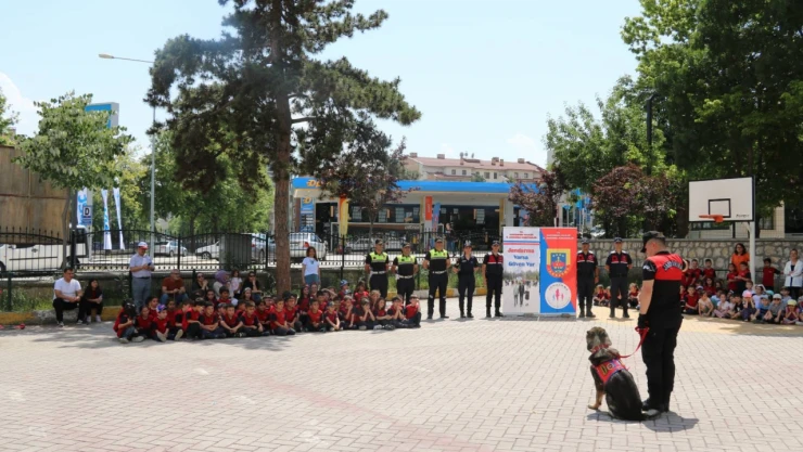 Jandarmadan Öğrencilere Eğitim