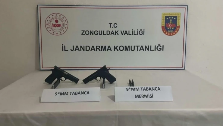 Jandarmanın Durdurduğu Araçtan Silah Çıktı: 2 Tutuklu
