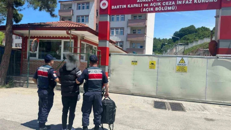 JASAT Ekipleri Aranan 4 Kişiyi Yakaladı