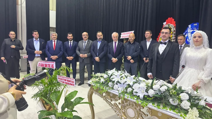 Kaan İle Büşra Refika Evlendi