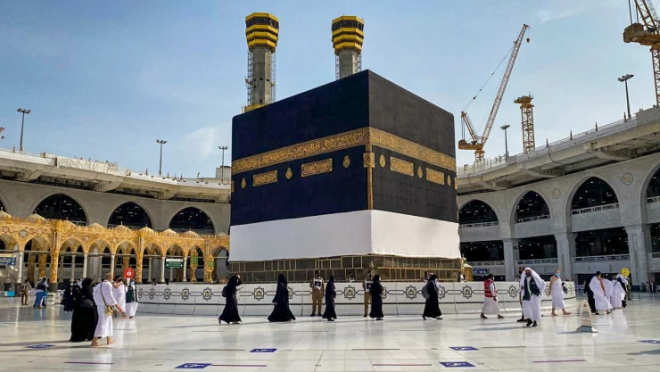 Kabe'nin Örtüsü Değiştirildi