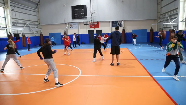 Kadın Milli Boks Takımı Hazırlıklarını Tamamladı